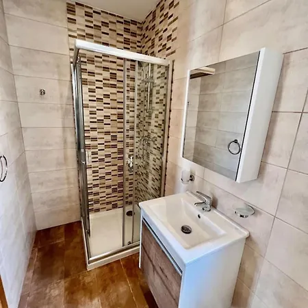 Apartament Emmnic 6 *